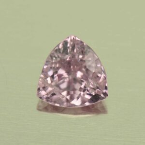 LilacSpinel trill 6.2mm 0.90cts N sp812