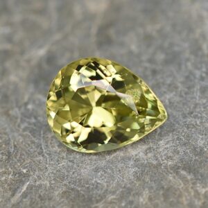 LimeTourmaline pear 10.8x8.5mm 2.84cts