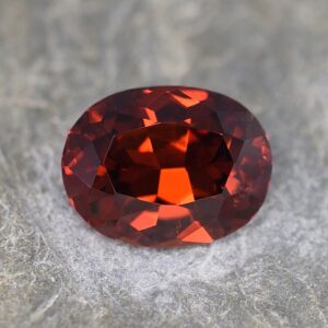 MalayaGarnet oval 13.3x10.3mm 7.28cts ma105