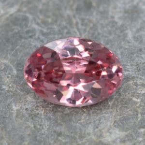 MalayaGarnet oval 7.7x5.4mm 1.25cts N c ma136 crop