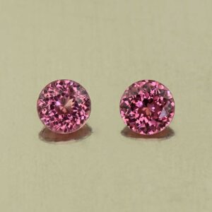 MalayaGarnet round pair 5.0mm 1.09cts N ma457