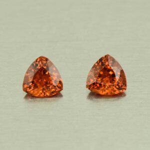 MalayaGarnet trill pair 5.2mm 1.10cts N ma195