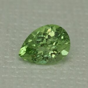 MintGrossular ch pear 7.7x5.6mm 1.22cts mg150