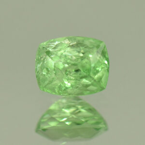 MintGrossular cush 6.5x5.2mm 1.12cts N mg402