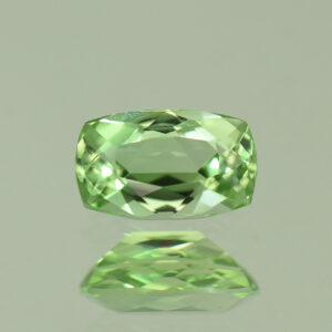 MintGrossular cush 7.2x4.5mm 0.78cts N mg395
