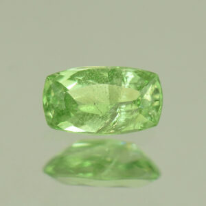 MintGrossular cush 7.3x4.2mm 0.78cts N mg397