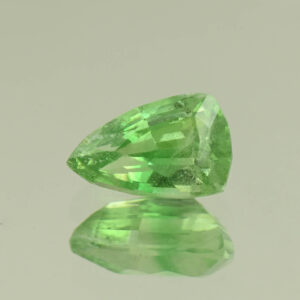 MintGrossular drop trill 10.3x6.5mm 2.68cts N mg537