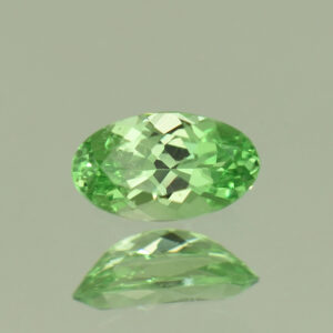 MintGrossular oval 6.9x4.0mm 0.60cts N mg426