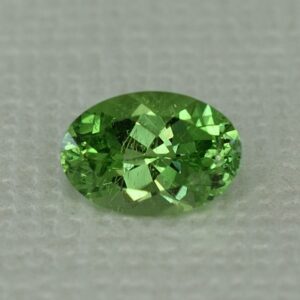 MintGrossular oval 8.0x5.5mm 1.25cts mg257