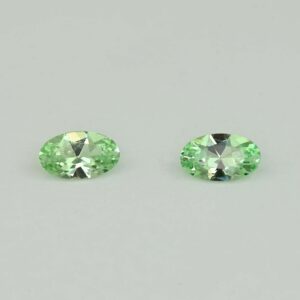 MintGrossular oval pair 5.0x3.0mm 0.41cts N mg333