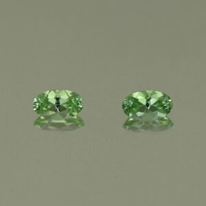MintGrossular oval pair 5.0x3.0mm 0.50cts N mg331