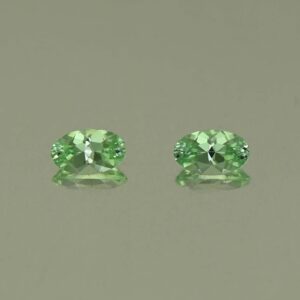 MintGrossular oval pair 5.0x3.0mm 0.52cts N mg332