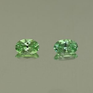 MintGrossular oval pair 6.0x4.0mm 1.01cts N mg345