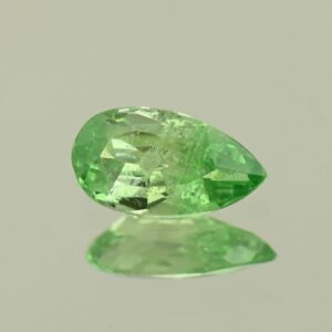 MintGrossular pear 8.4x4.6mm 0.83cts N mg544