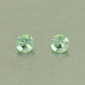 MintGrossular round pair 4.0mm 0.66cts N mg315