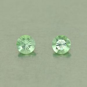 MintGrossular round pair 4.1mm 0.63cts N mg316