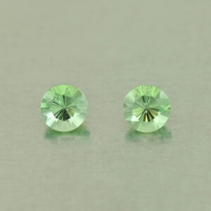 MintGrossular round pair 4.1mm 0.66cts N mg317
