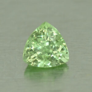 MintGrossular trill 5.3mm 0.67cts N mg367