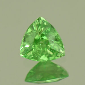 MintGrossular trill 5.6mm 0.64cts N mg372