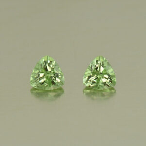 MintGrossular trill pair 4.1mm 0.63cts N mg295
