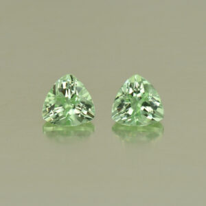 MintGrossular trill pair 4.5mm 0.86cts N mg298