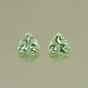 MintGrossular trill pair 4.5mm 0.86cts N mg300