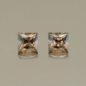 MochaZircon princess pair 4.0mm 1.04cts N zn4866