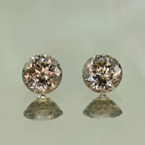 MochaZircon round pair 6.0mm 2.63cts N zn1784
