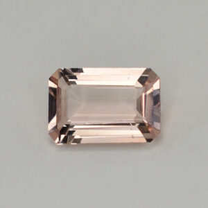 Morganite eme cut 9.1x6.1mm 1.31cts H me226