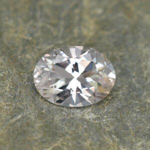Morganite oval 12.0x9.0mm 3.20cts H me243 crop