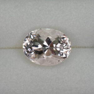Morganite oval 9.1x7.1mm 2.30cts H me154 crop