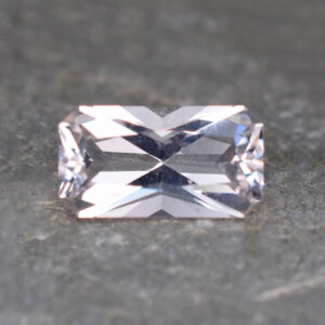 Morganite radiant 11.1x6.0mm 2.06cts H me254 b crop