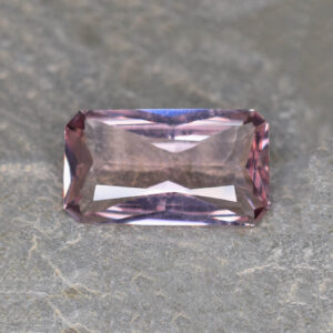 Morganite radiant 15.7x8.9mm 4.66cts H me140 b crop SOLD
