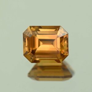 OrangeZircon eme cut 7.5x6.1mm 2.45cts N zn7235