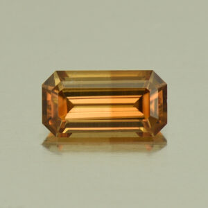 OrangeZircon eme cut 7.7x4.1mm 1.23cts N zn5361