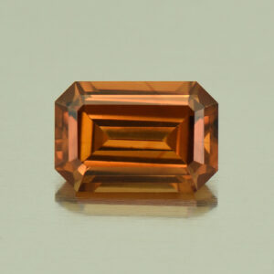 OrangeZircon eme cut 8.0x5.4mm 1.88cts N zn5363
