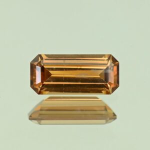 OrangeZircon eme cut 9.1x4.1mm 1.46cts N zn7237