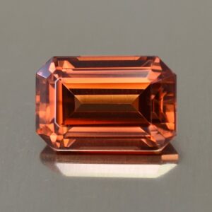 OrangeZircon eme cut 9.3x6.2mm 3.38cts N zn2093