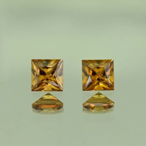 OrangeZircon princess pair 5.1mm 2.11cts N zn4247