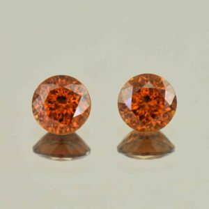 OrangeZircon round pair 7.0mm 4.03cts N zn6585