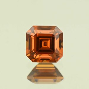 OrangeZircon sq eme cut 6.4mm 2.12cts N zn7612
