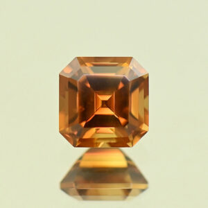OrangeZircon sq eme cut 6.4mm 2.23cts N zn7844