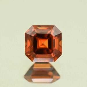 OrangeZircon sq eme cut 6.5mm 2.23cts N zn7614