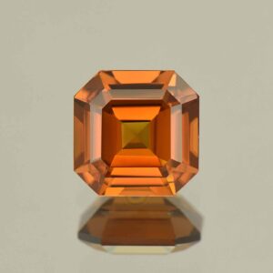 OrangeZircon sq eme cut 7.0mm 2.40cts N zn6600