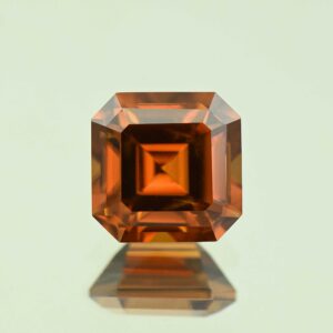 OrangeZircon sq eme cut 8.5mm 4.83cts N zn7510