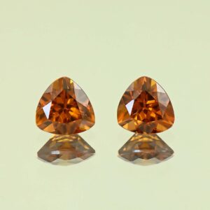 OrangeZircon trill pair 7.7mm 4.62cts N zn4199