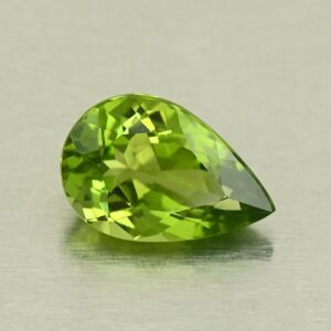 Peridot pear 12.0x7.8mm 3.23cts N pe102
