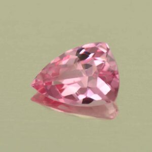 PinkSpinel drop trill 6.9x4.8mm 0.68cts N sp820