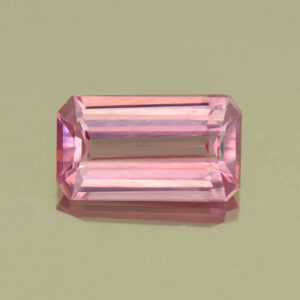 PinkSpinel eme cut 9.6x5.5mm 2.09cts N sp641