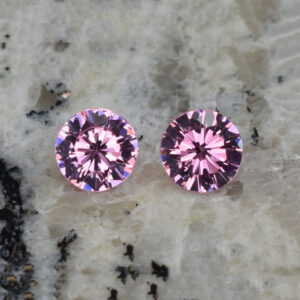 PinkSpinel round pair 5.0mm 1.01cts N sp201